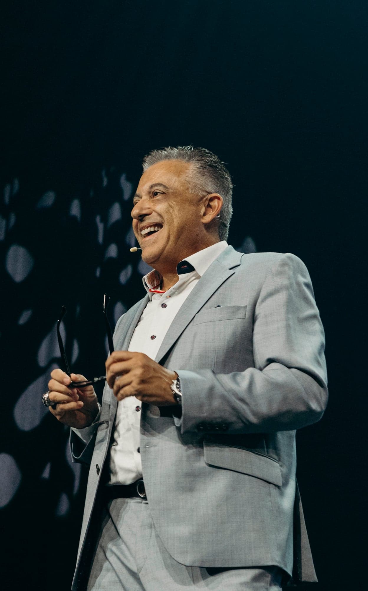 Mauro Arturi speaking to an audience